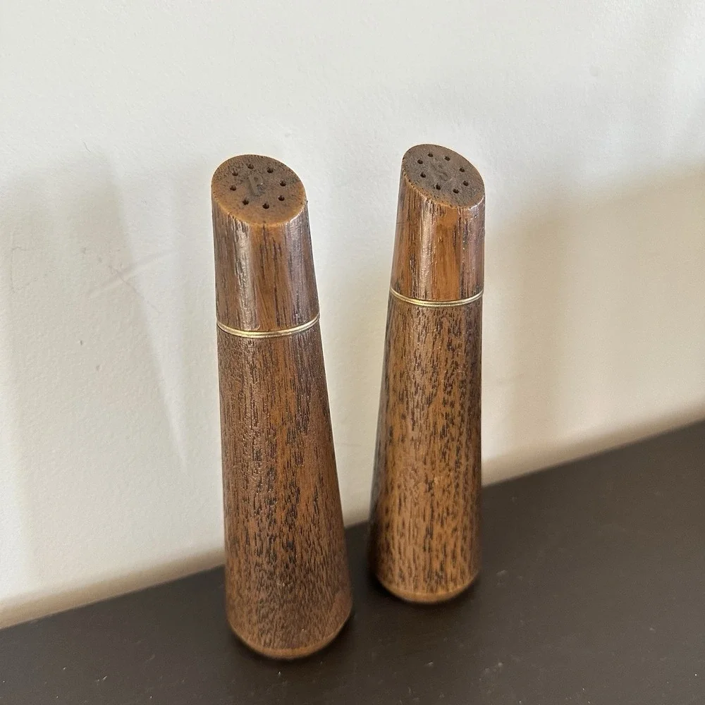 Vintage Mid Century Modern Plastic‎ Wood Look Salt & Pepper Shakers Retro EUC
